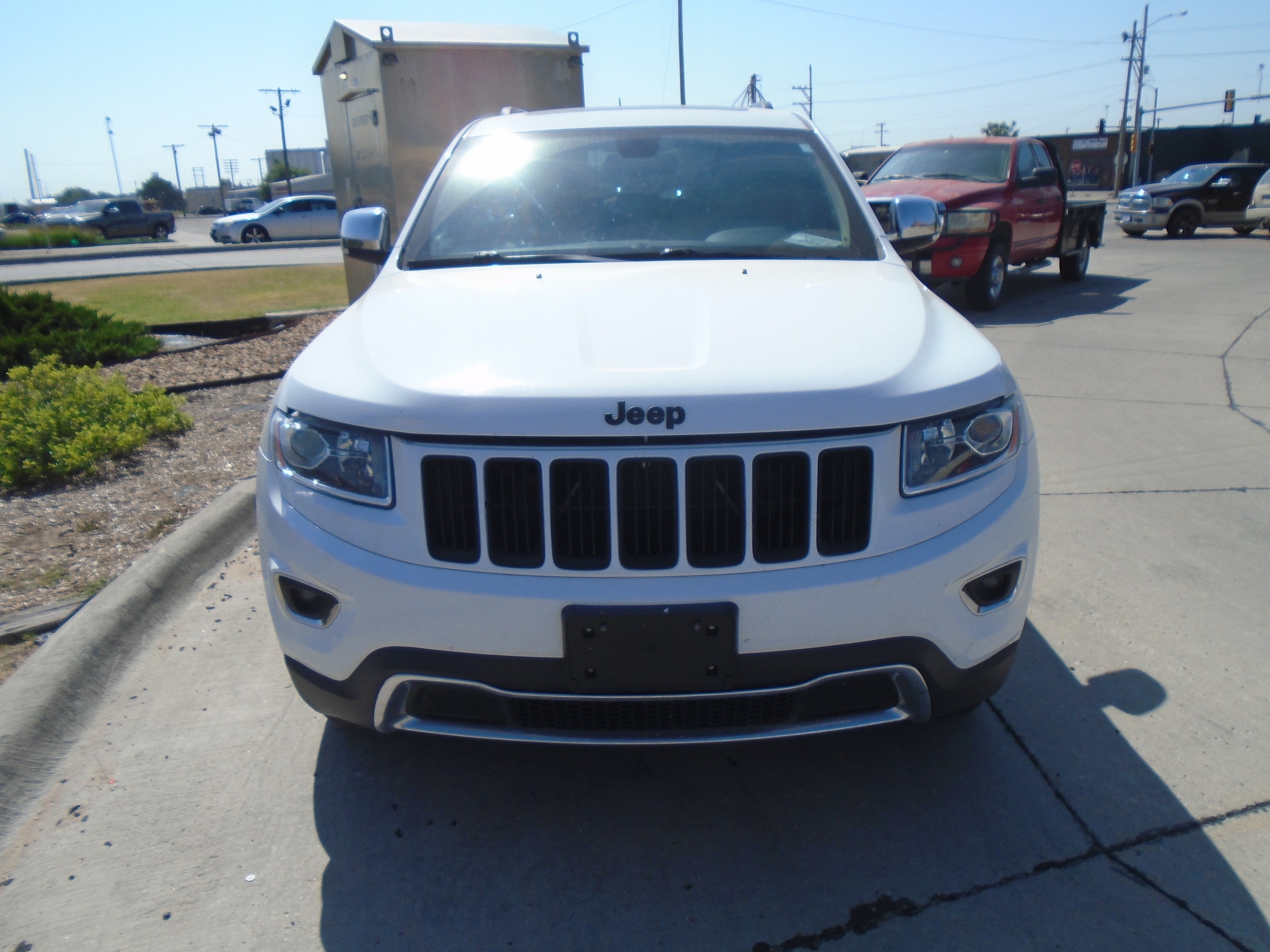 Used 2015 Jeep Grand Cherokee Limited with VIN 1C4RJFBG0FC651542 for sale in Dodge City, KS