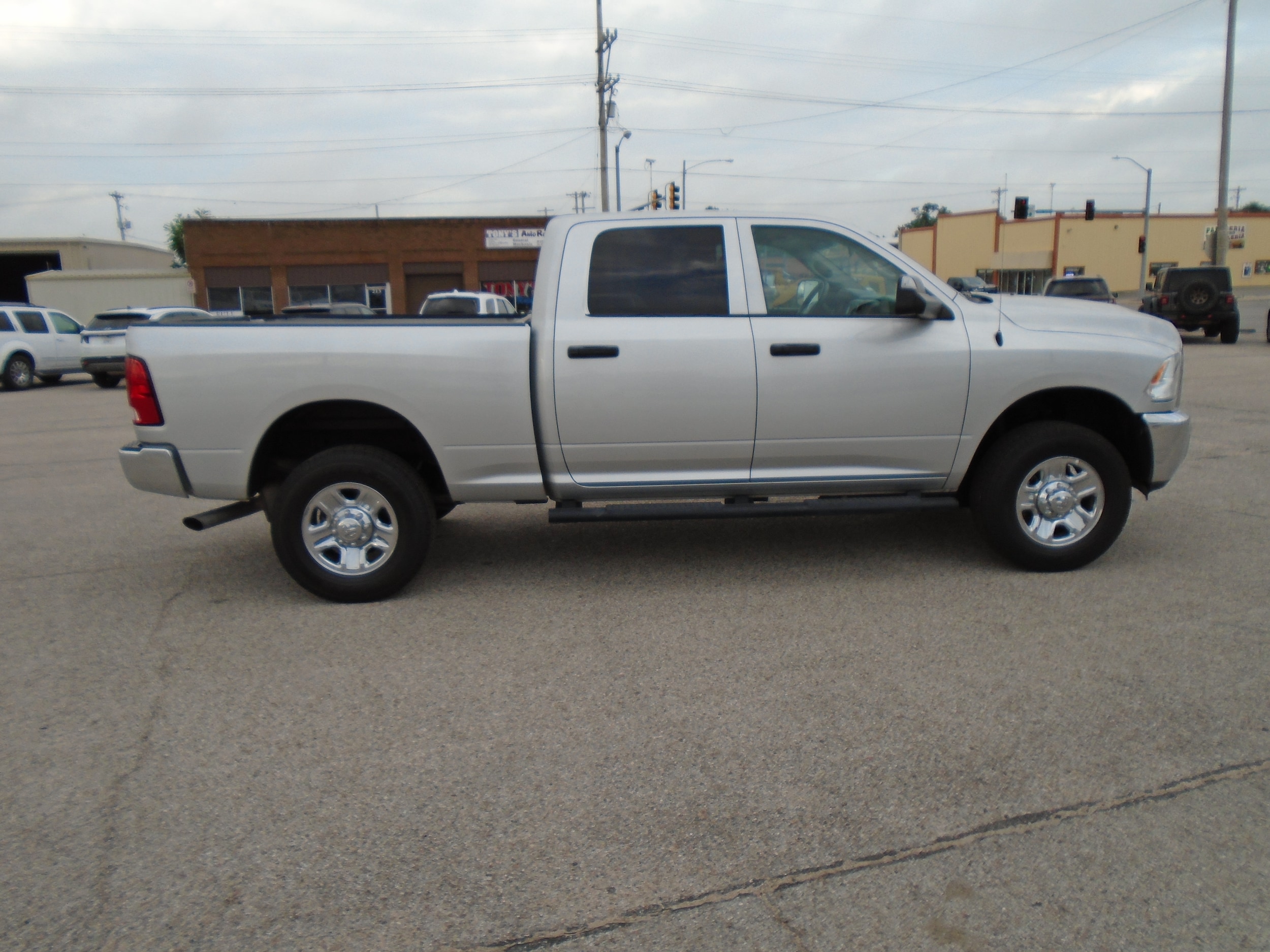 Used 2018 RAM Ram 3500 Pickup Tradesman with VIN 3C63R3CJ6JG229215 for sale in Dodge City, KS