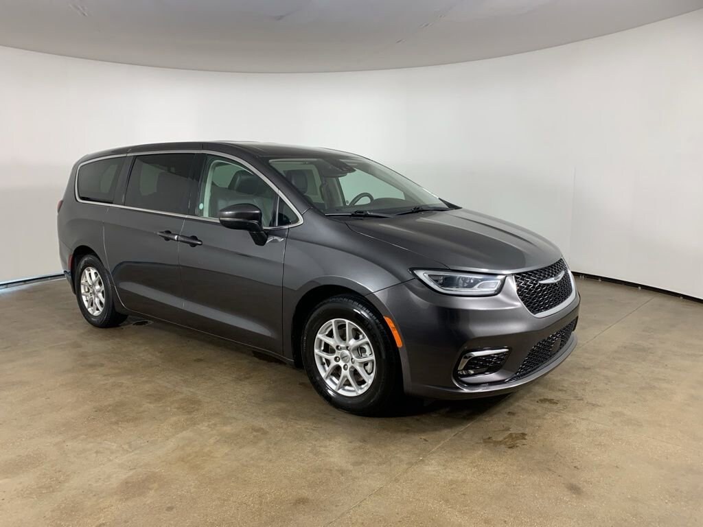 Certified 2023 Chrysler Pacifica Touring L Van Passenger Van