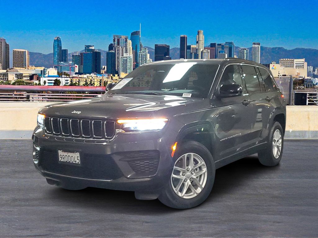 2025 Jeep Grand Cherokee Laredo X photo 2
