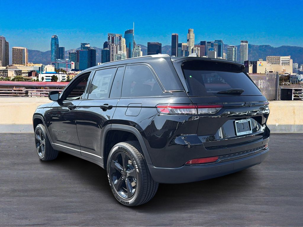 2025 Jeep Grand Cherokee Altitude X photo 2