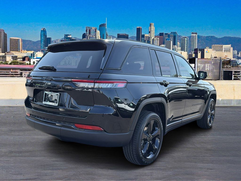 2025 Jeep Grand Cherokee Altitude X photo 3