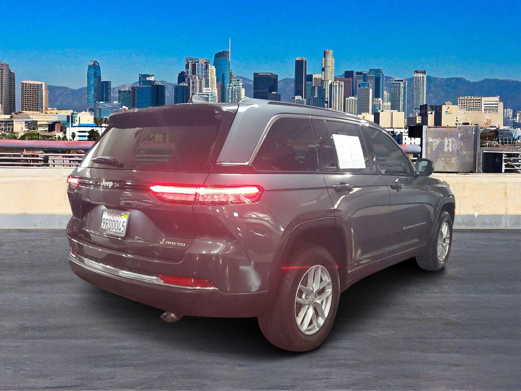 2025 Jeep Grand Cherokee Laredo X photo 4