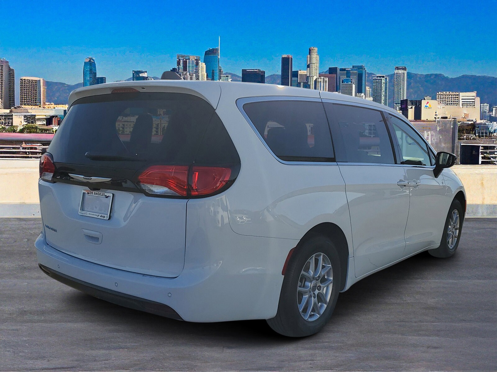 2025 Chrysler Voyager photo 3