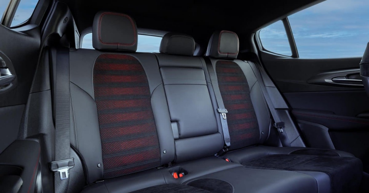Dodge%20Hornet%202025%20interior%20seats.png