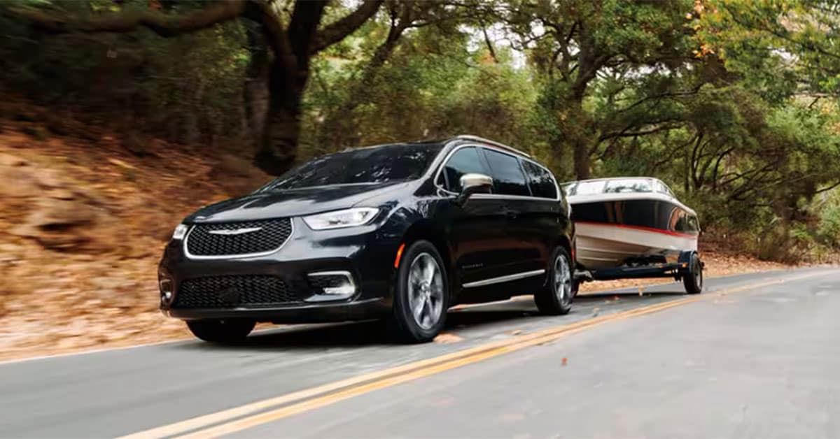 2025%20Chrysler%20Pacifica%20towing%20a%20boat.jpg