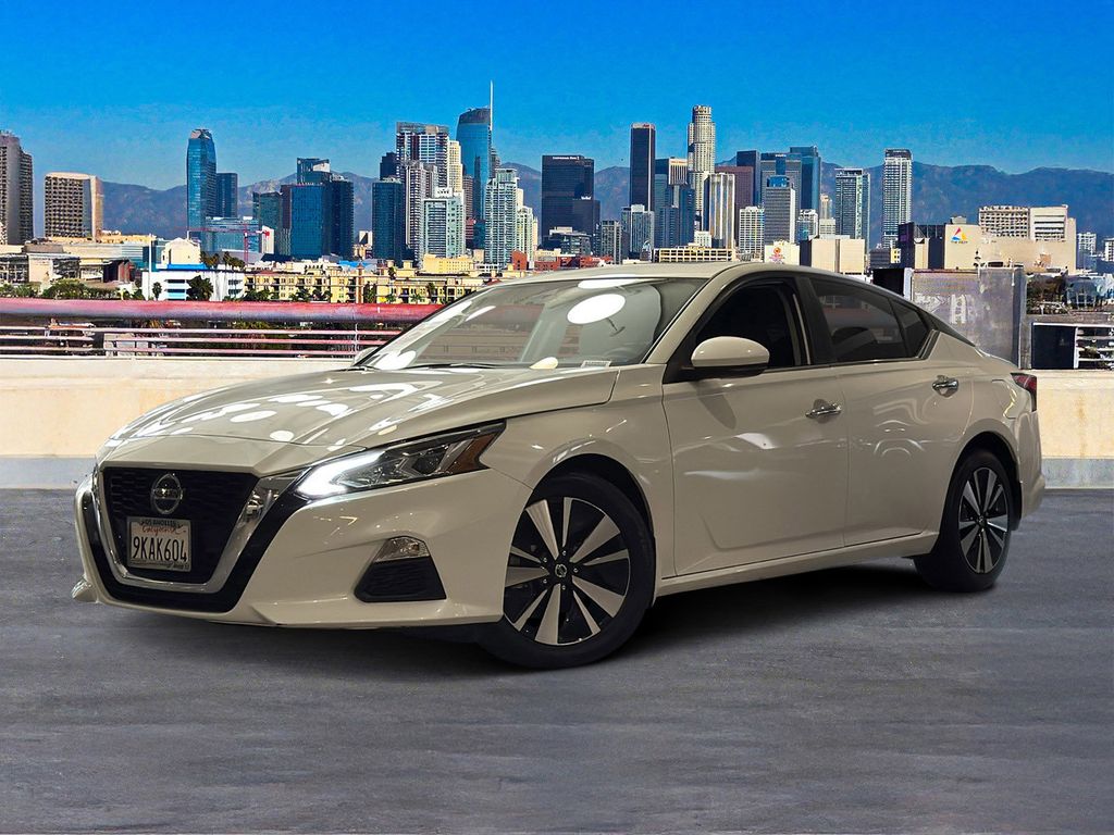 2022 Nissan Altima 2.5 SV photo 2