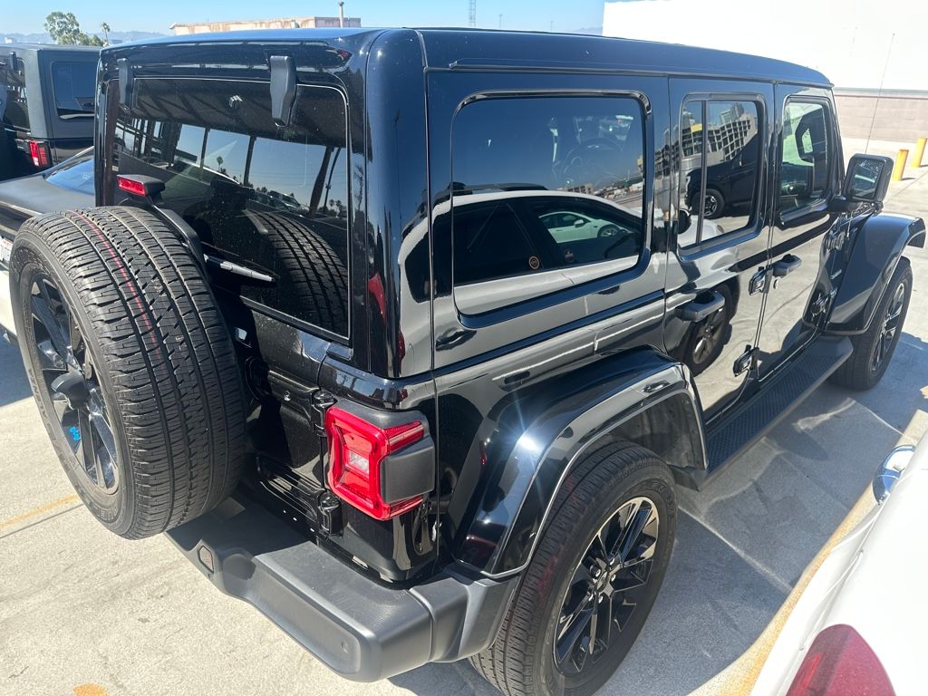 2022 Jeep Wrangler Unlimited Sahara 4xe photo 3