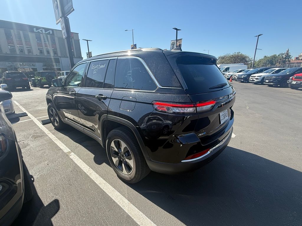 2024 Jeep Cherokee Limited 4xe photo 4