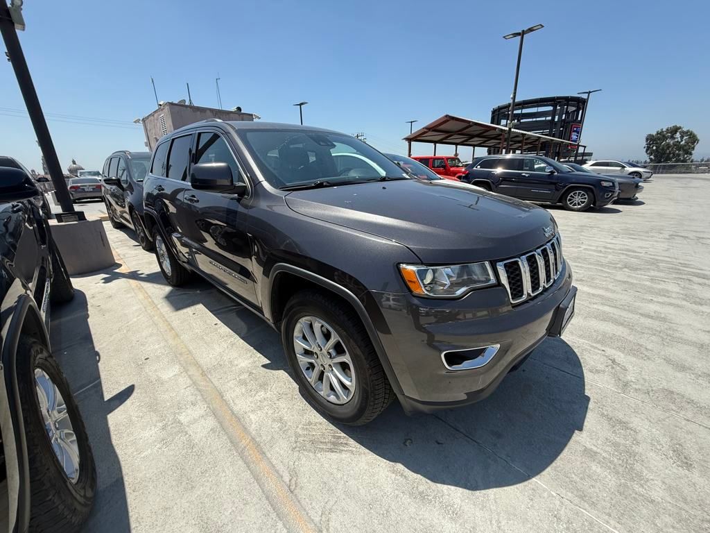 2021 Jeep Grand Cherokee Laredo E photo 3