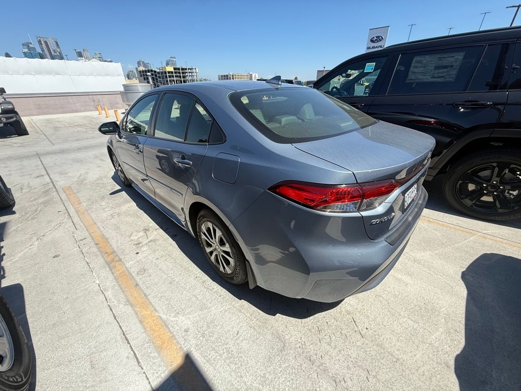 2022 Toyota Corolla Hybrid LE photo 4