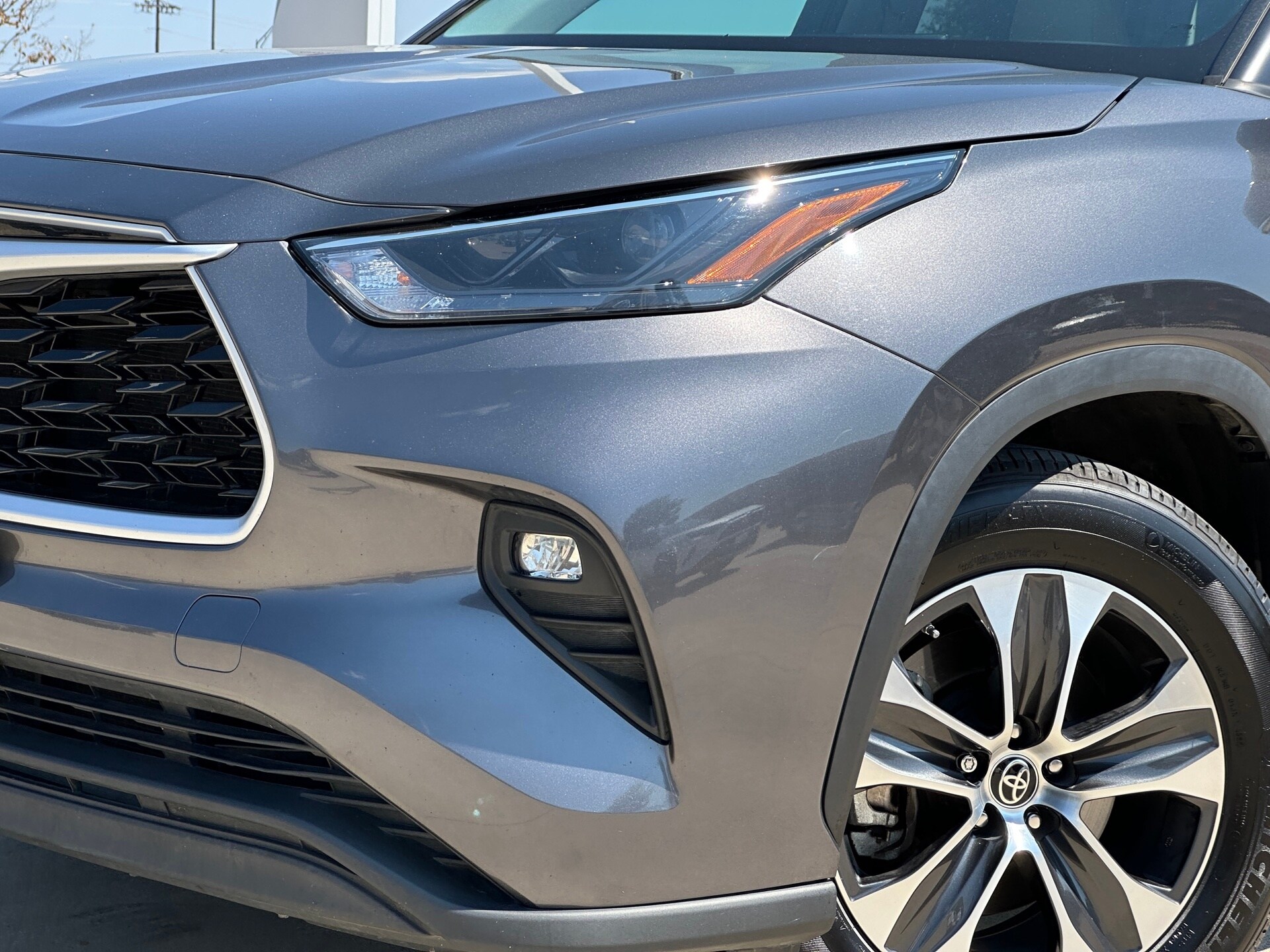 2022 Toyota Highlander XLE photo 3