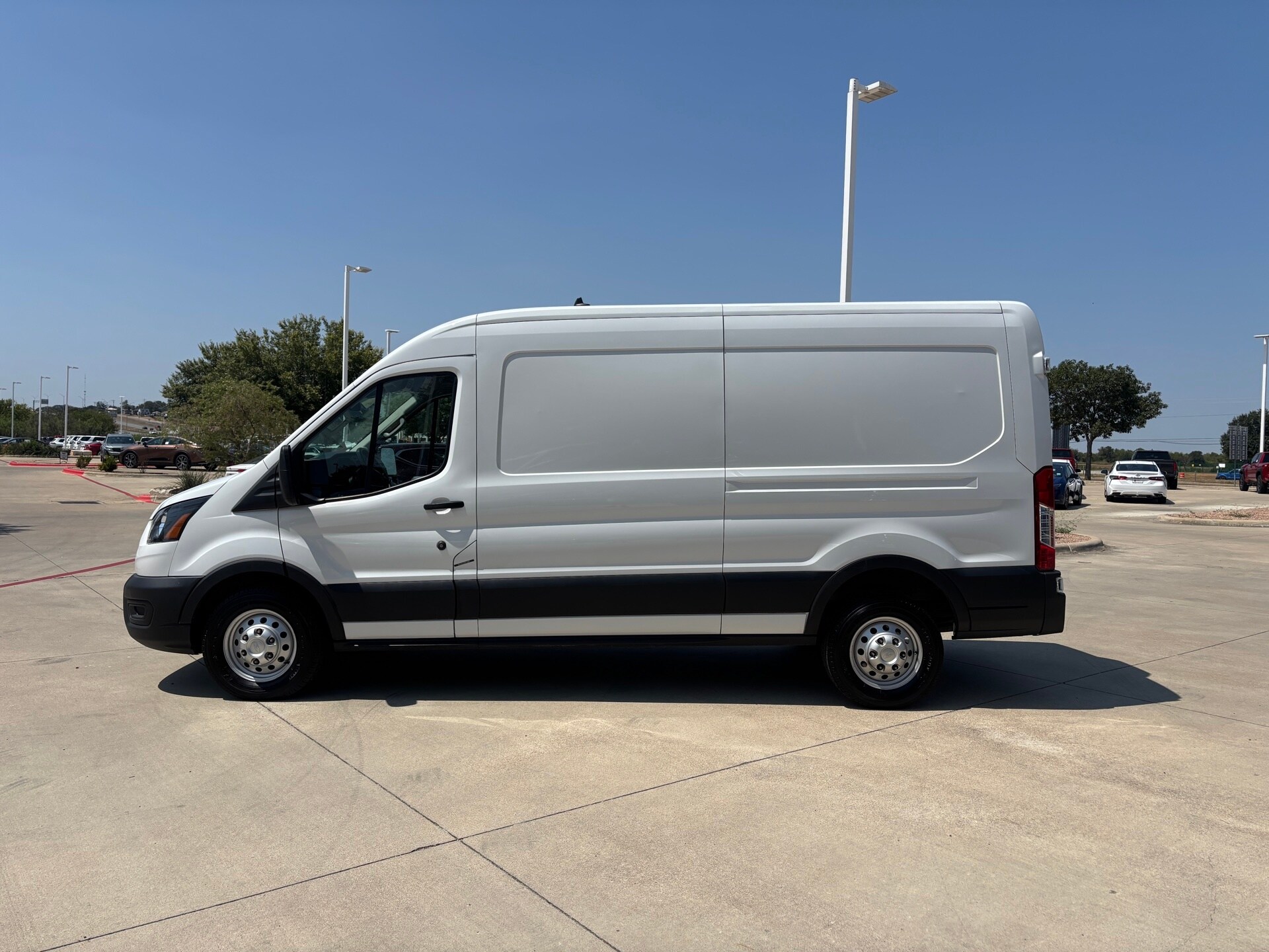 2023 Ford Transit photo 4