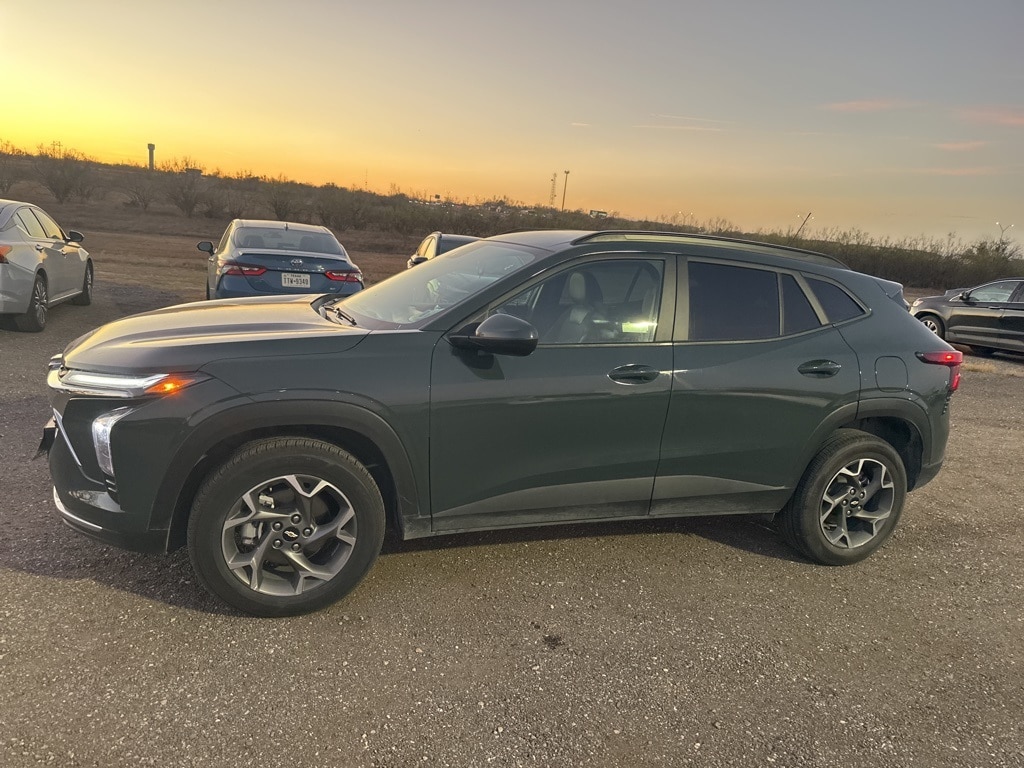 Used 2025 Chevrolet Trax LT SUV