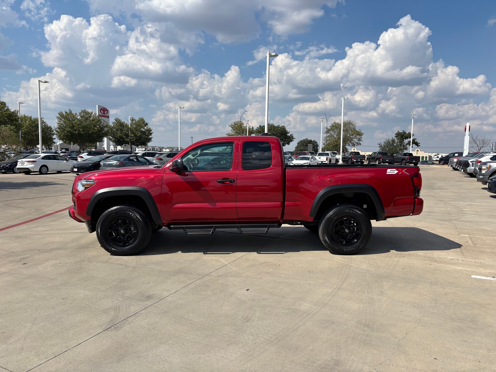 2020 Toyota Tacoma SR photo 4