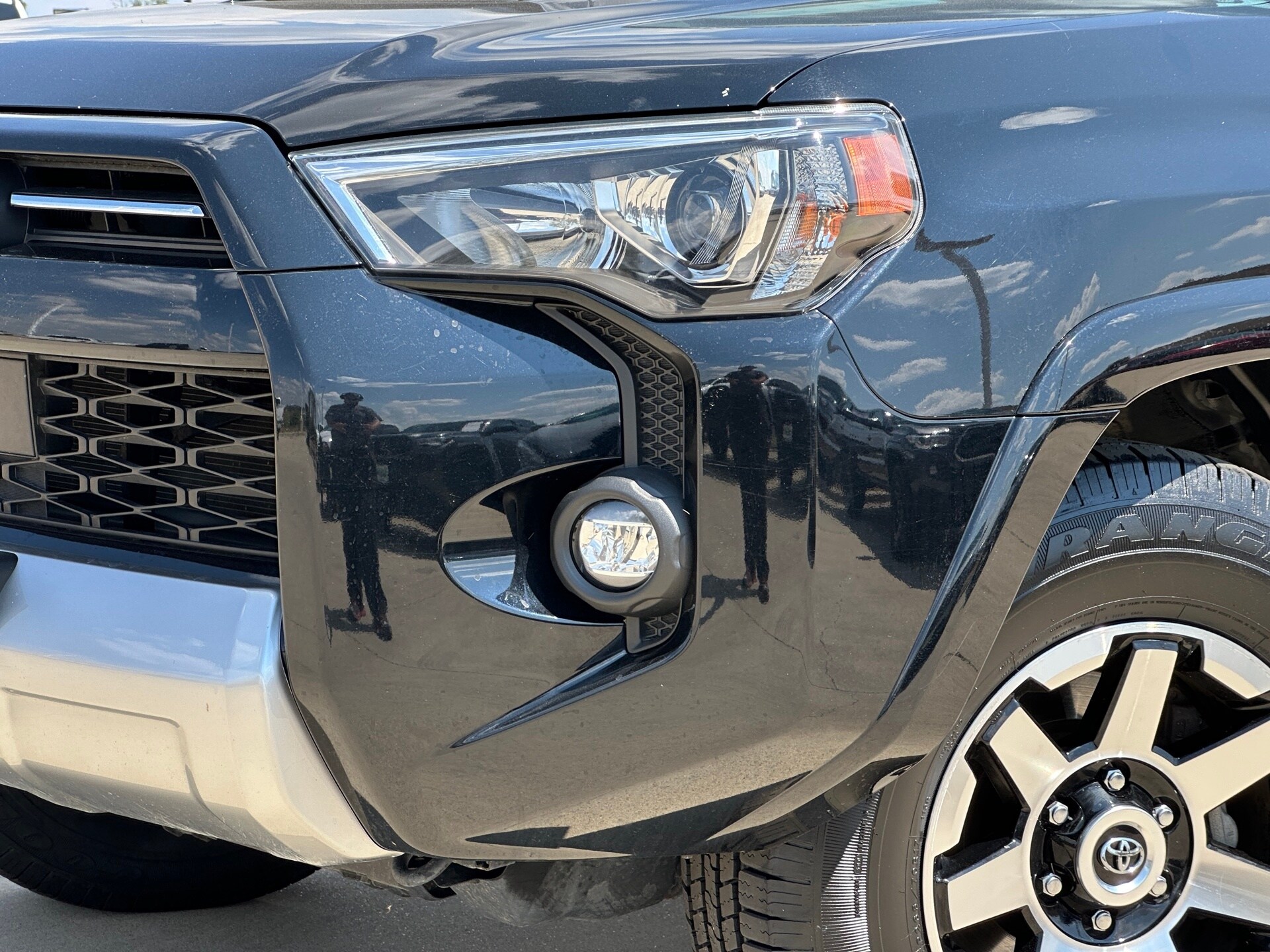 2024 Toyota 4Runner TRD Off-Road photo 2