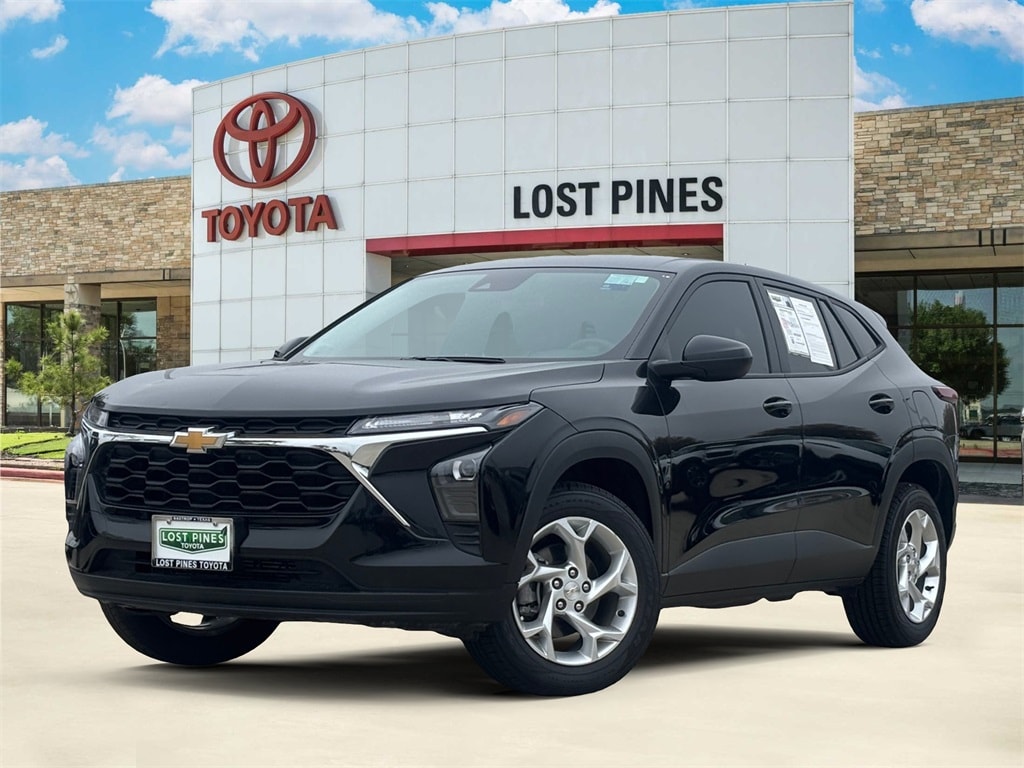 2025 Chevrolet Trax LS's photo