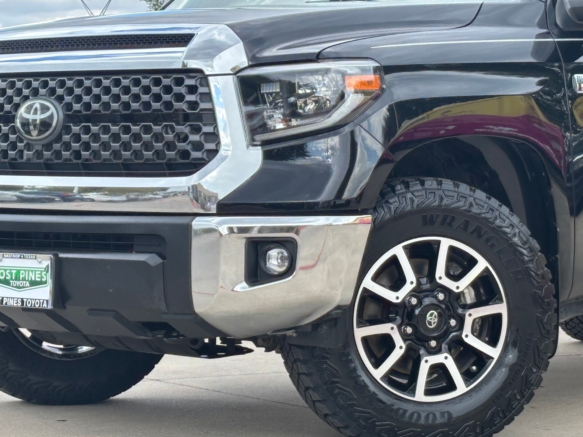 2021 Toyota Tundra SR5 Grade photo 2