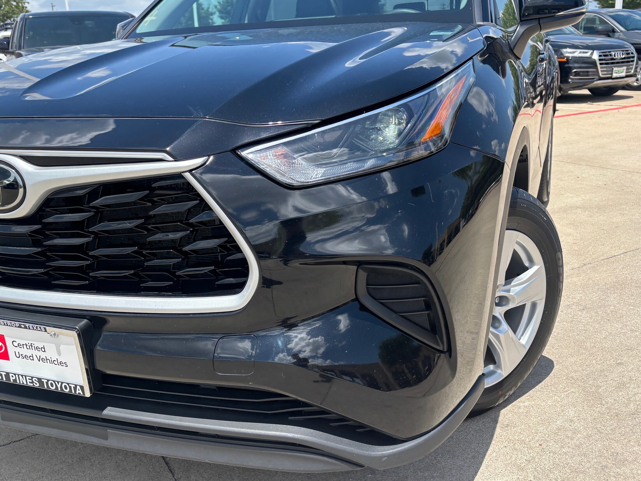 2023 Toyota Highlander L photo 2