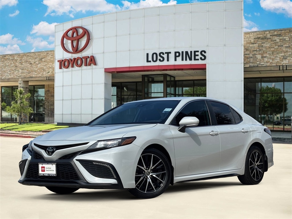 Used 2023 Toyota Camry SE Sedan