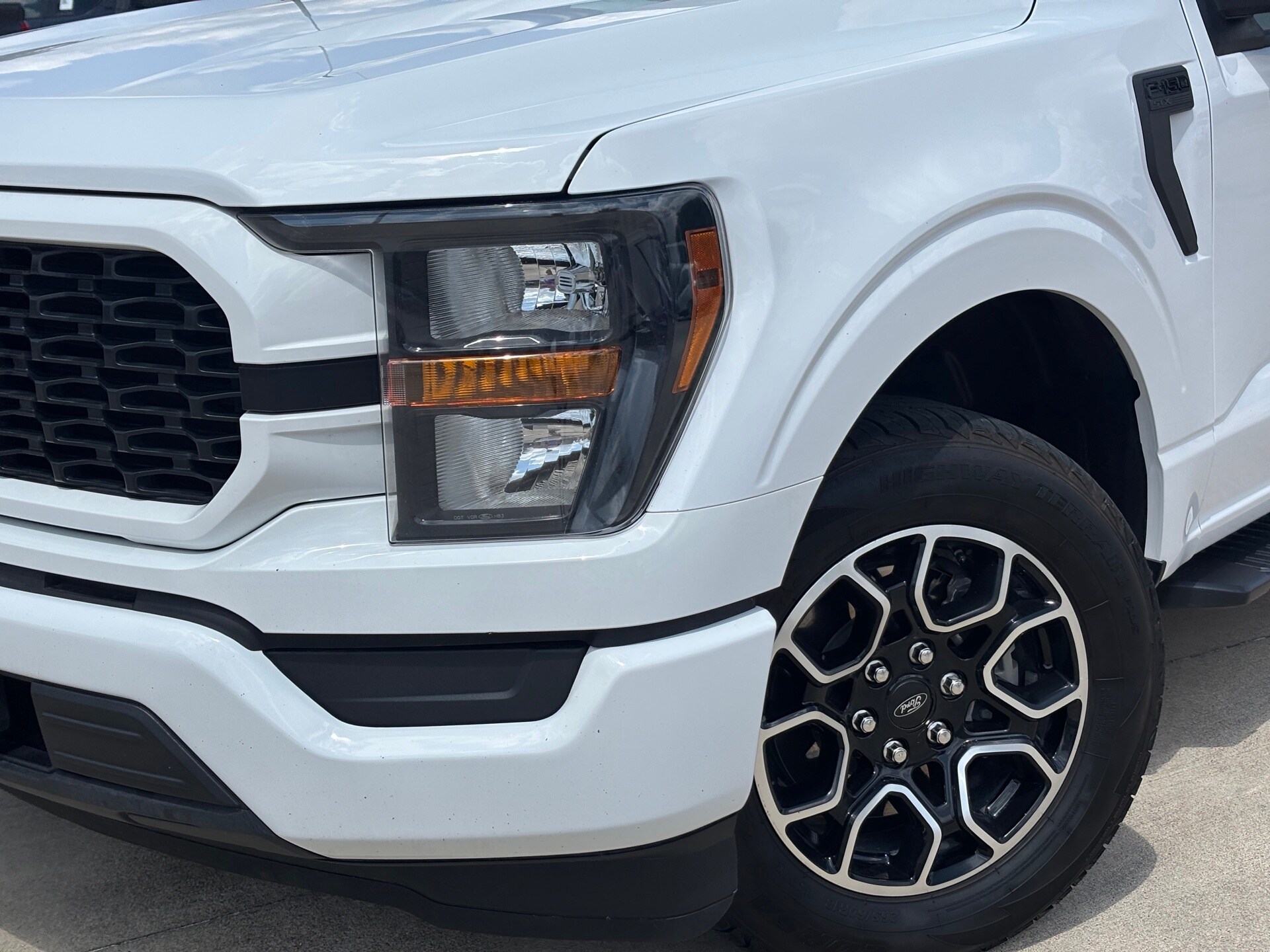 2023 Ford F-150 XL photo 2