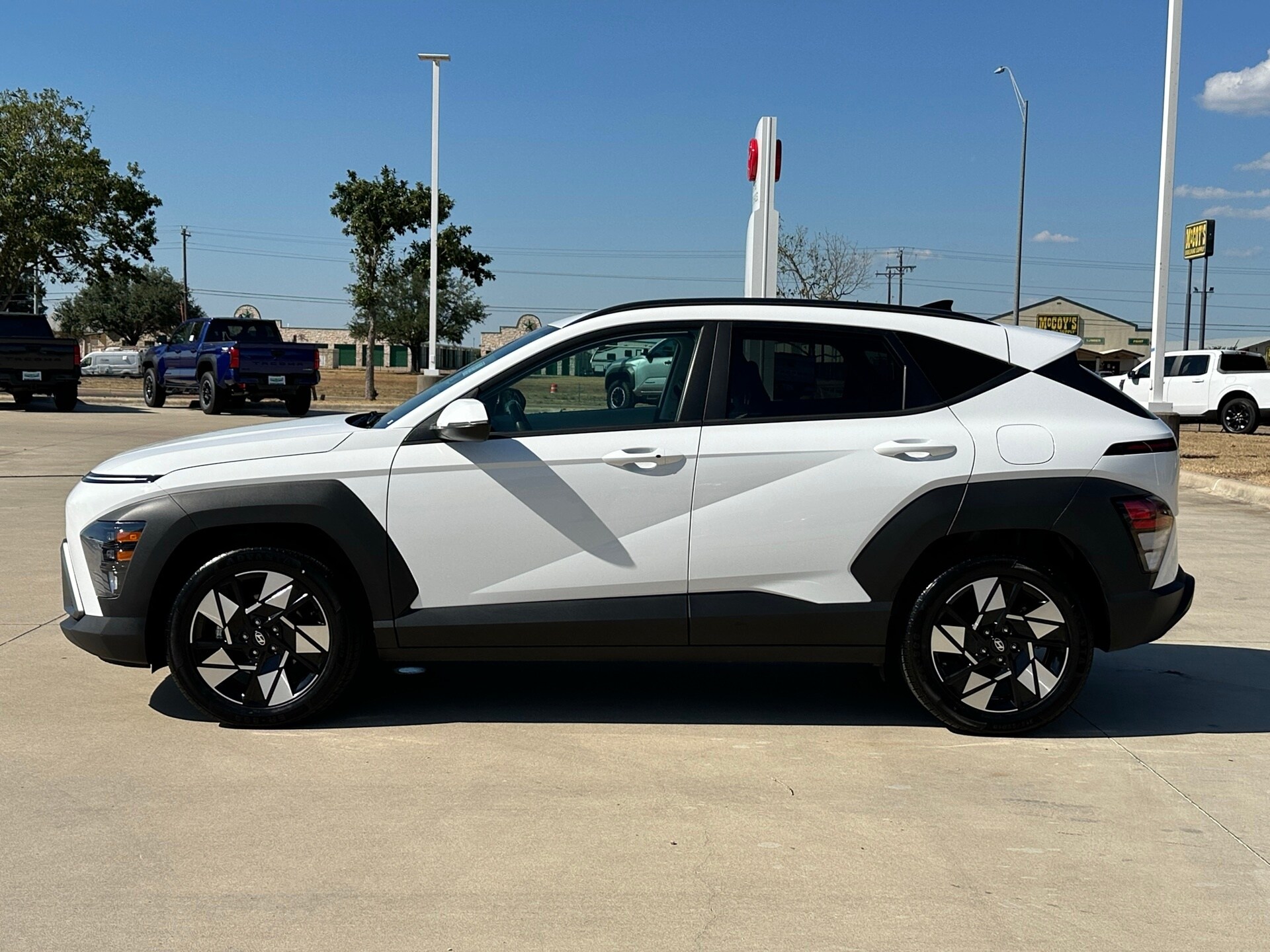 2024 Hyundai Kona SEL photo 3