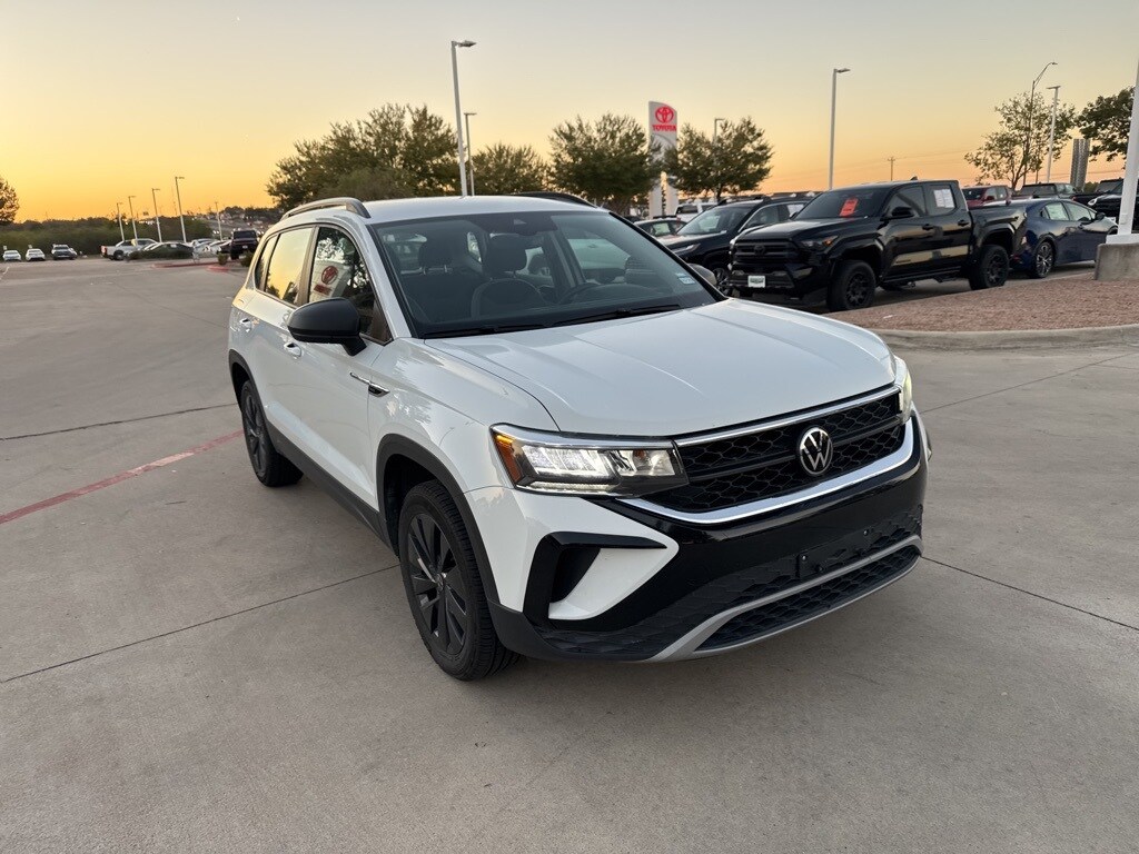 2024 Volkswagen Taos S photo 2