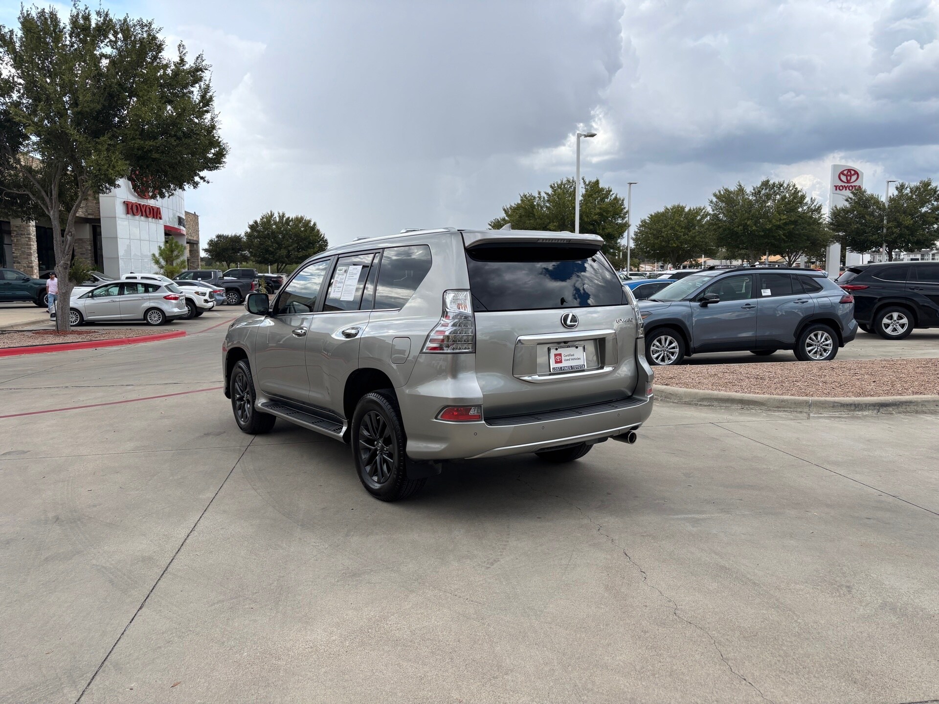 2023 Lexus GX 460 photo 3
