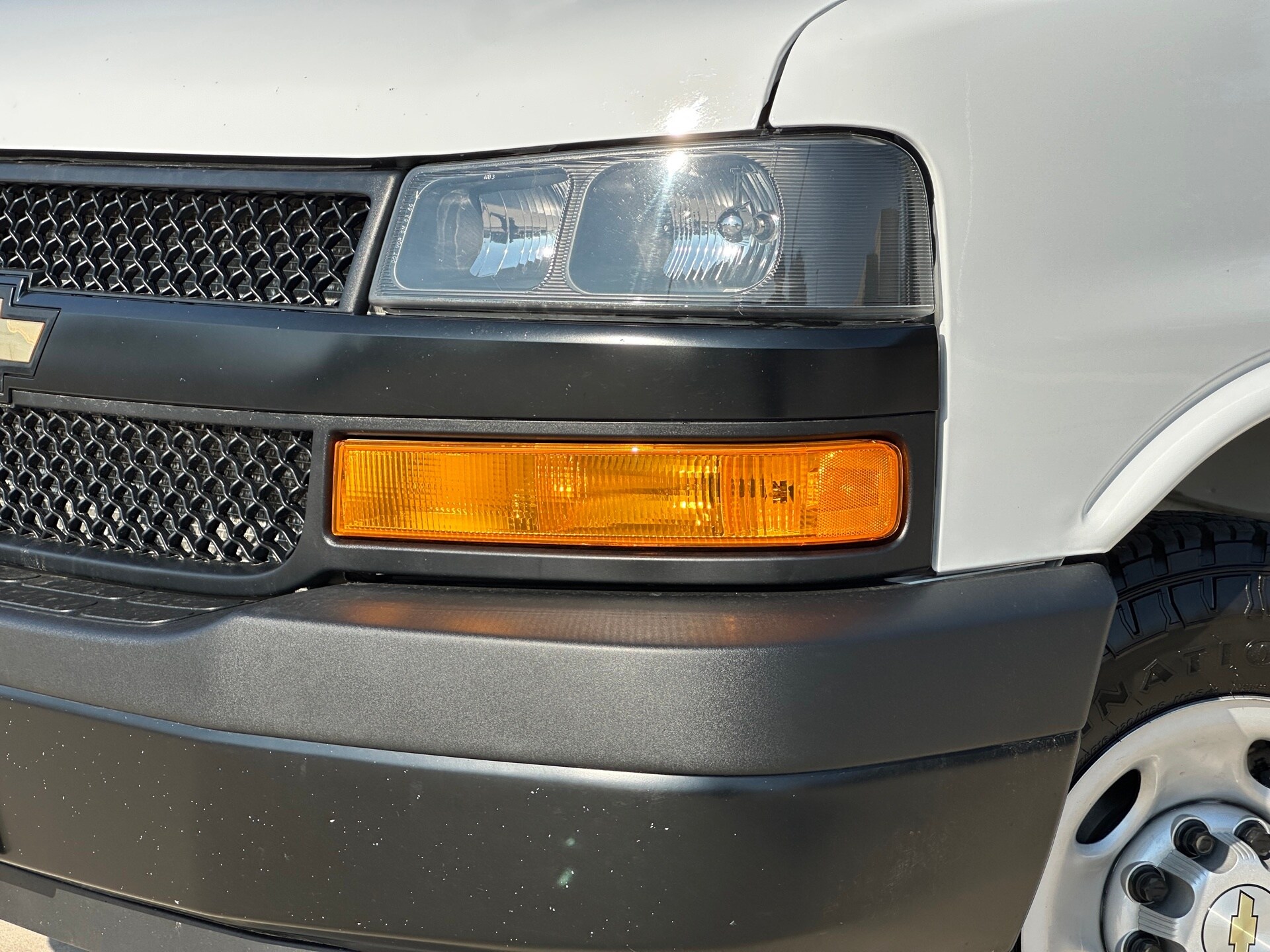 2023 Chevrolet Express 2500 Work Cargo Van photo 2