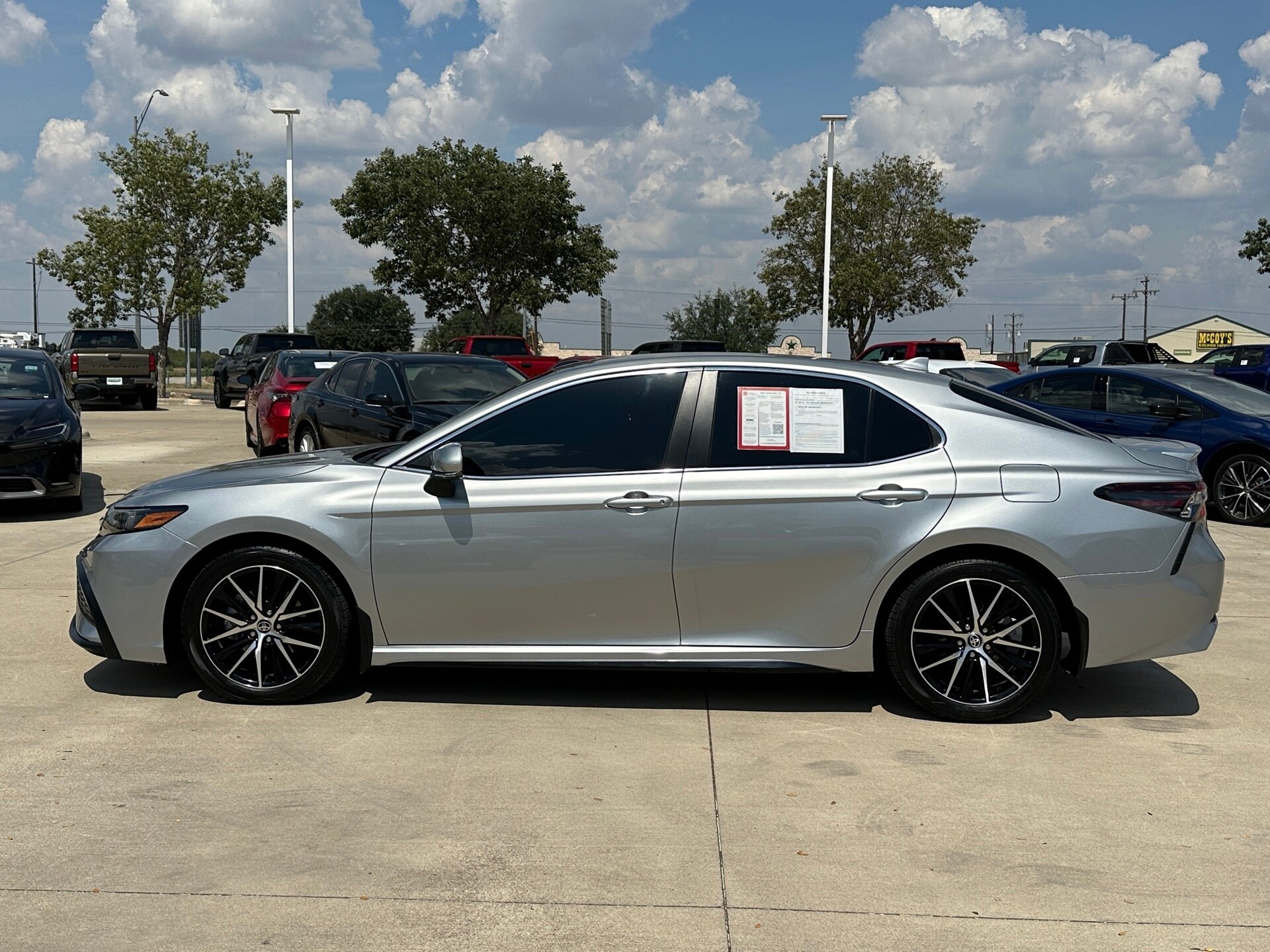 2023 Toyota Camry SE photo 4