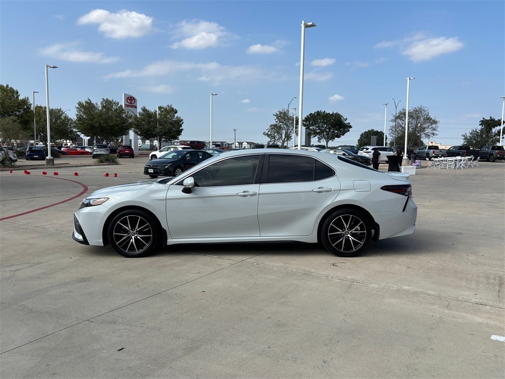 Used 2023 Toyota Camry SE Sedan