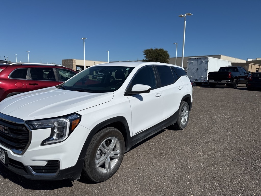 Used 2024 GMC Terrain SLE SUV
