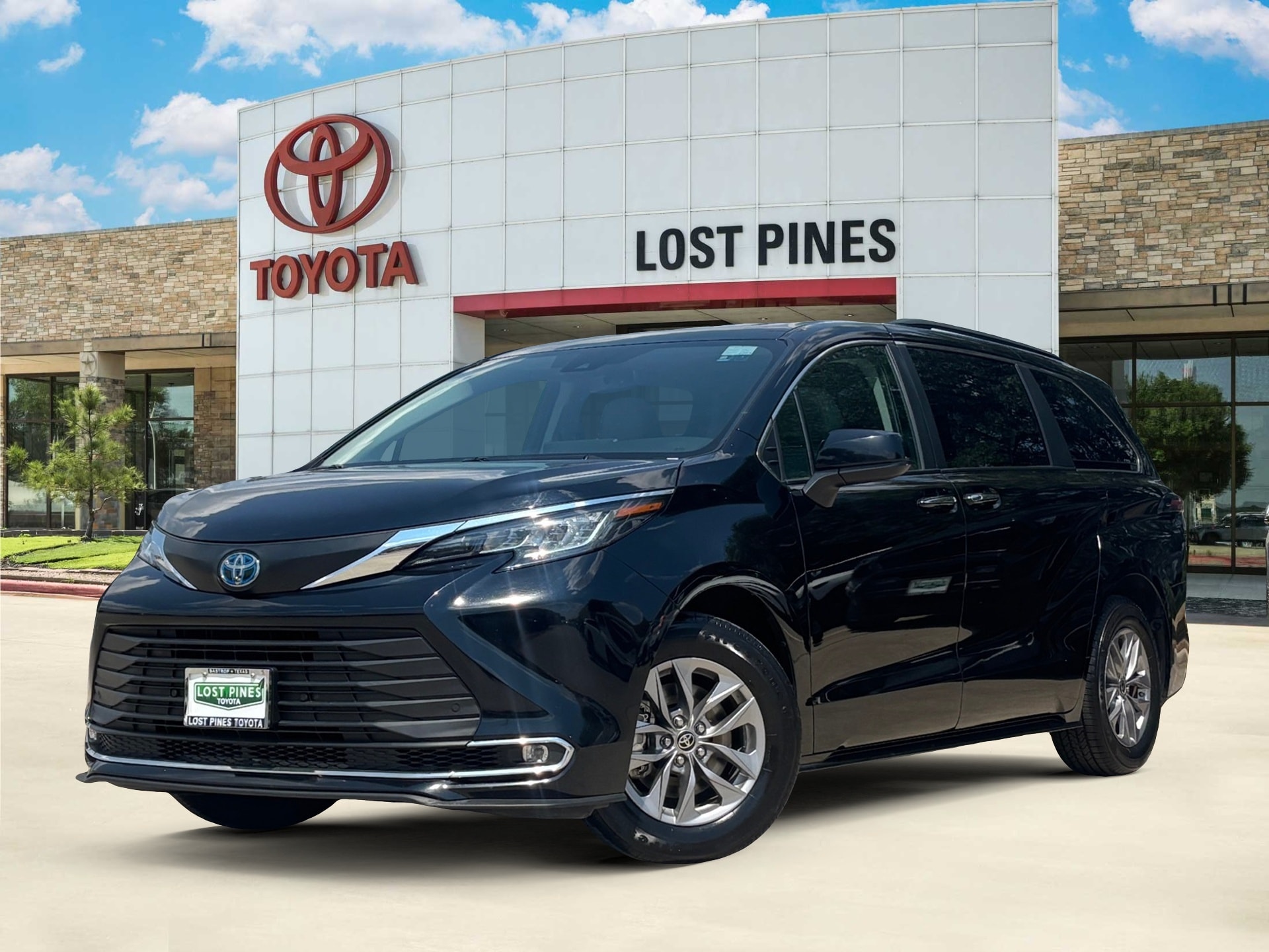 2023 Toyota Sienna Van Passenger Van 