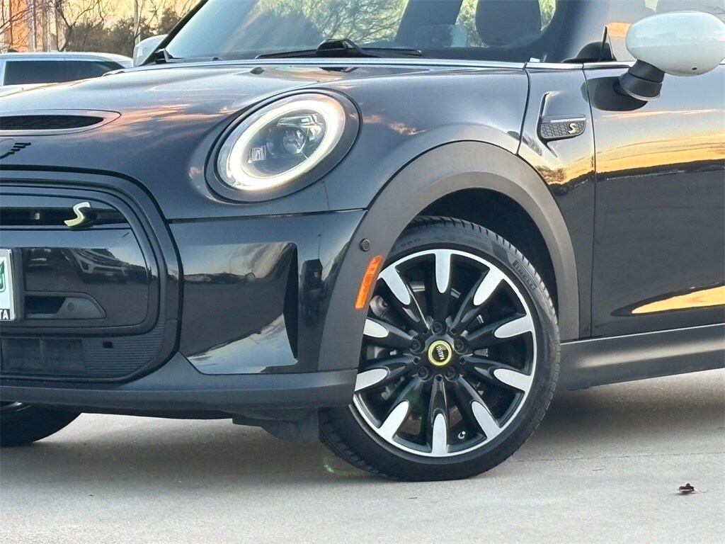 Used 2023 MINI Hardtop 2 Door SE with VIN WMW13DJ02P2T63848 for sale in Bastrop, TX
