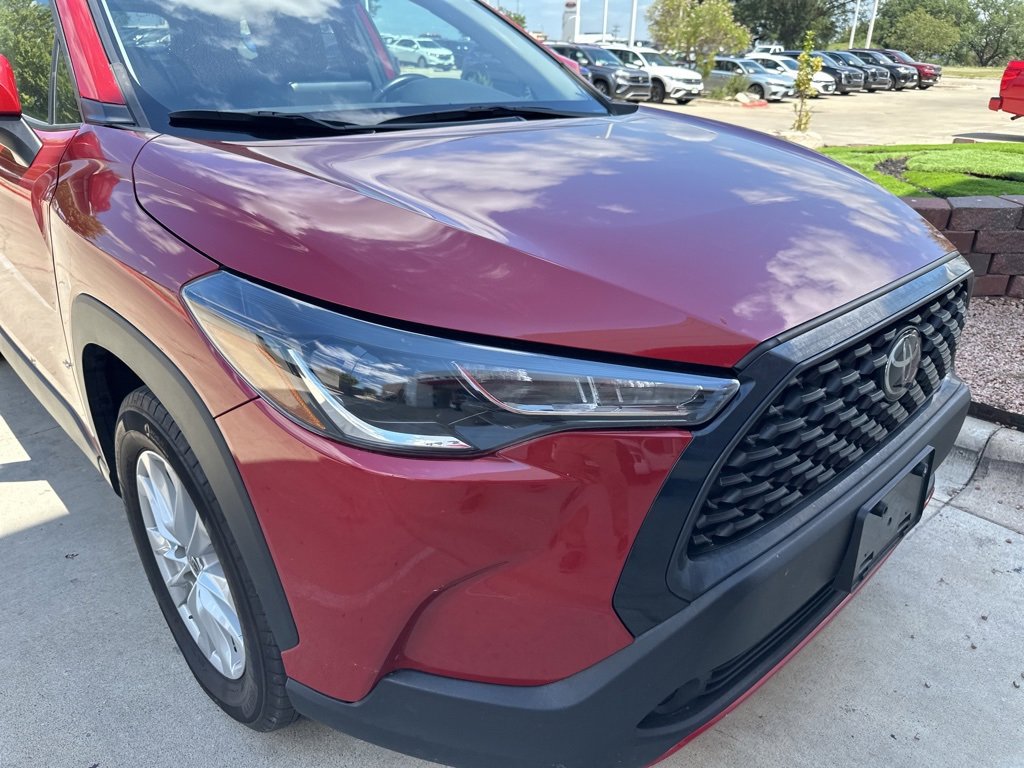 Used 2022 Toyota Corolla Cross LE with VIN 7MUCAAAG4NV021634 for sale in Bastrop, TX