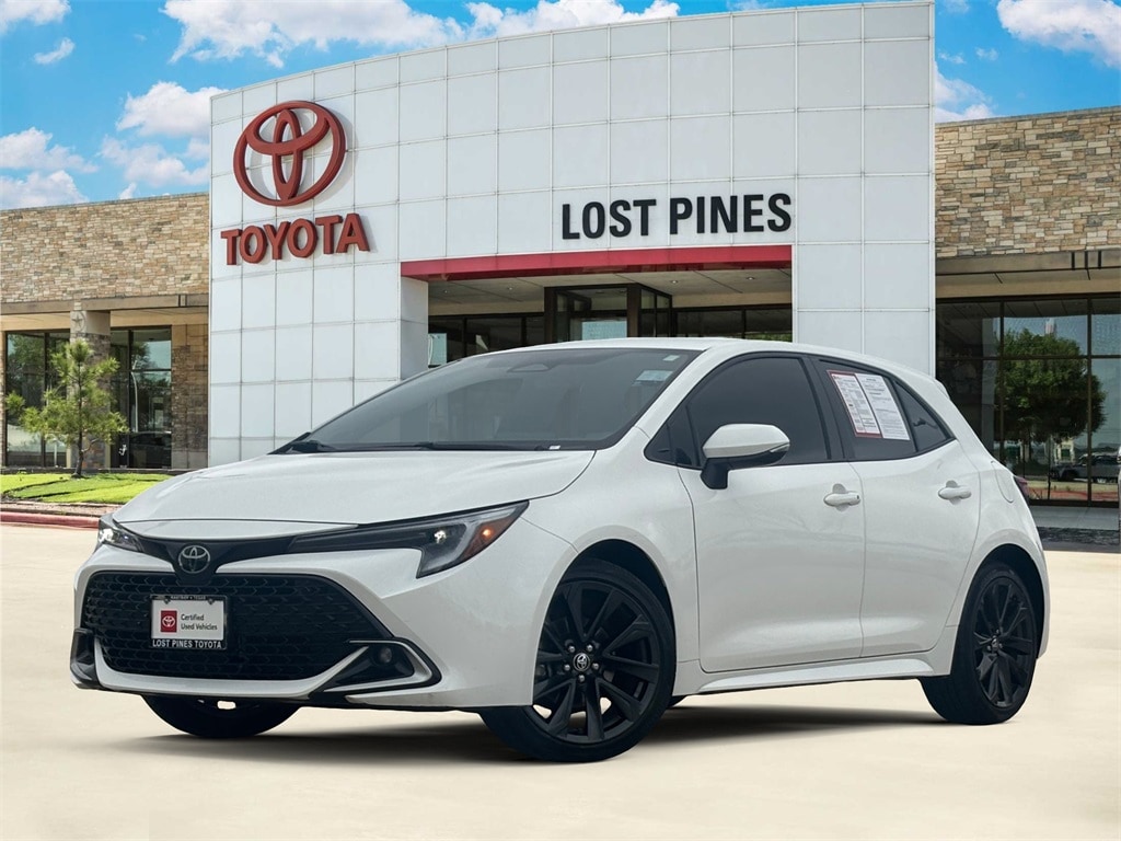 2024 Toyota Corolla Hatchback XSE's photo