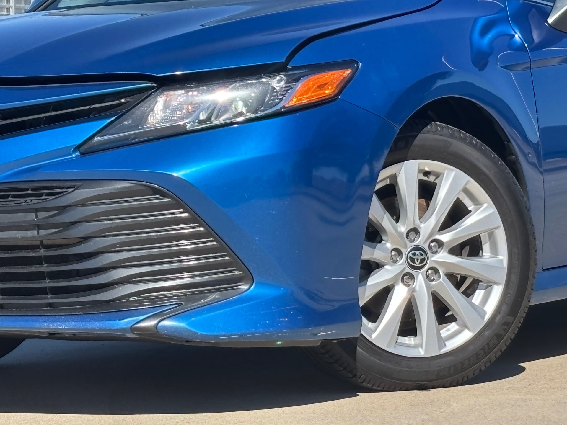 Used 2020 Toyota Camry LE with VIN 4T1C11AK7LU397036 for sale in Bastrop, TX