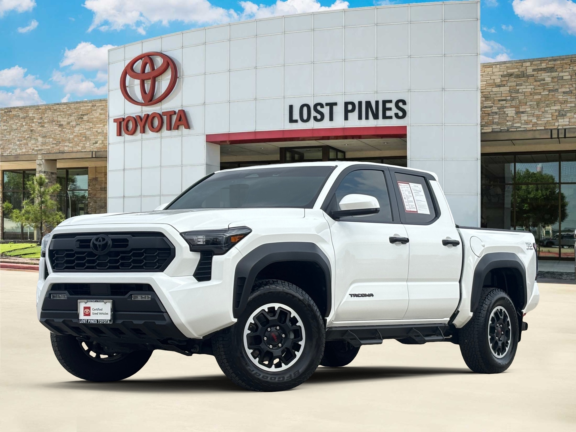 2024 Toyota Tacoma SR5's photo