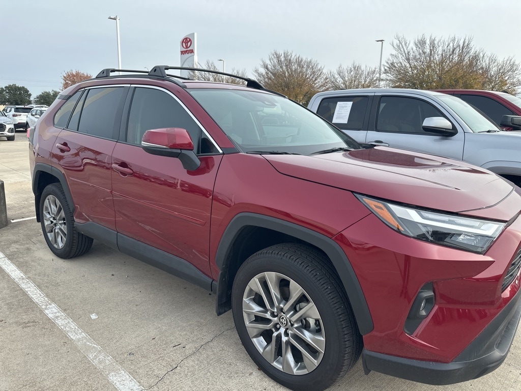 2024 Toyota RAV4 XLE Premium's photo