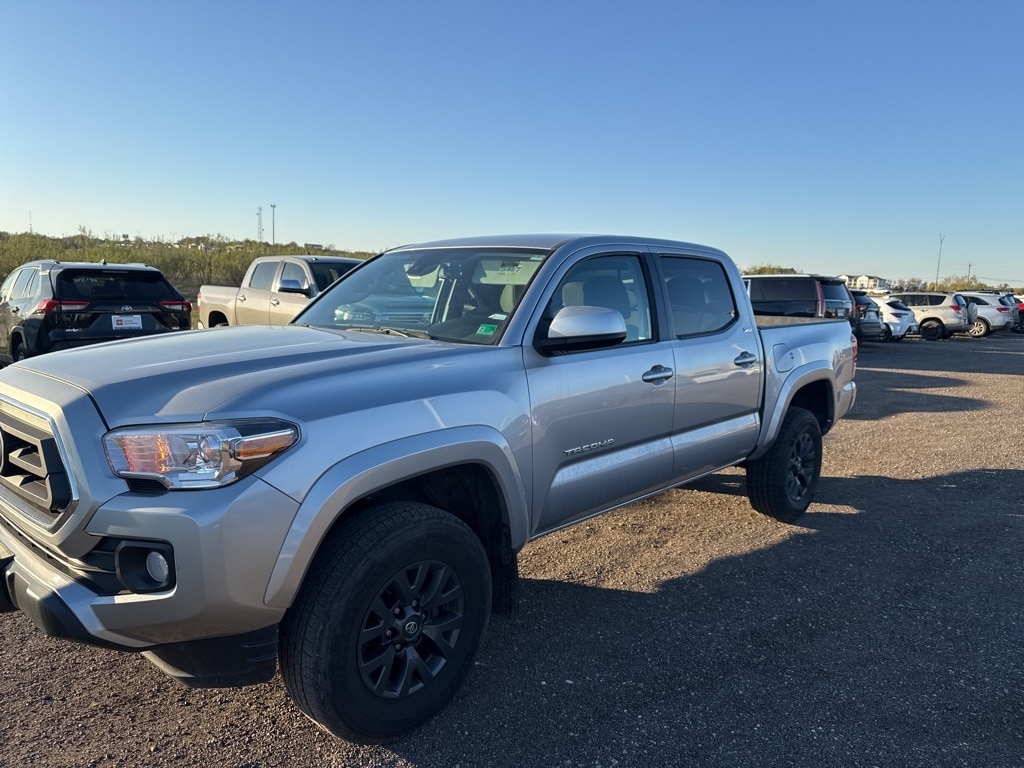 2023 Toyota Tacoma SR5's photo