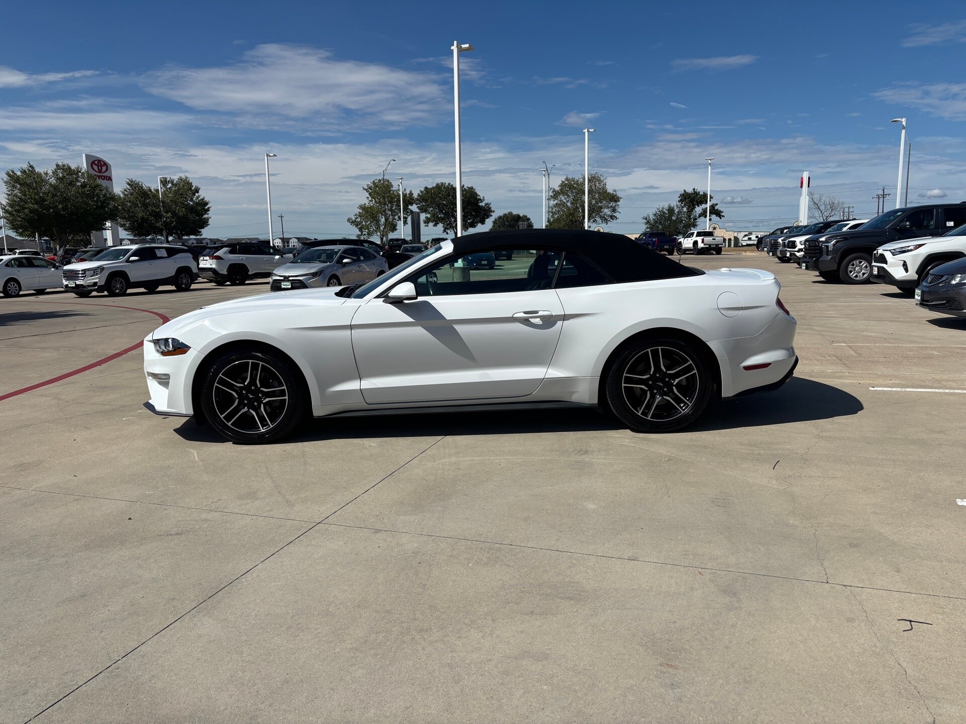 2022 Ford Mustang EcoBoost Premium Convertible photo 4