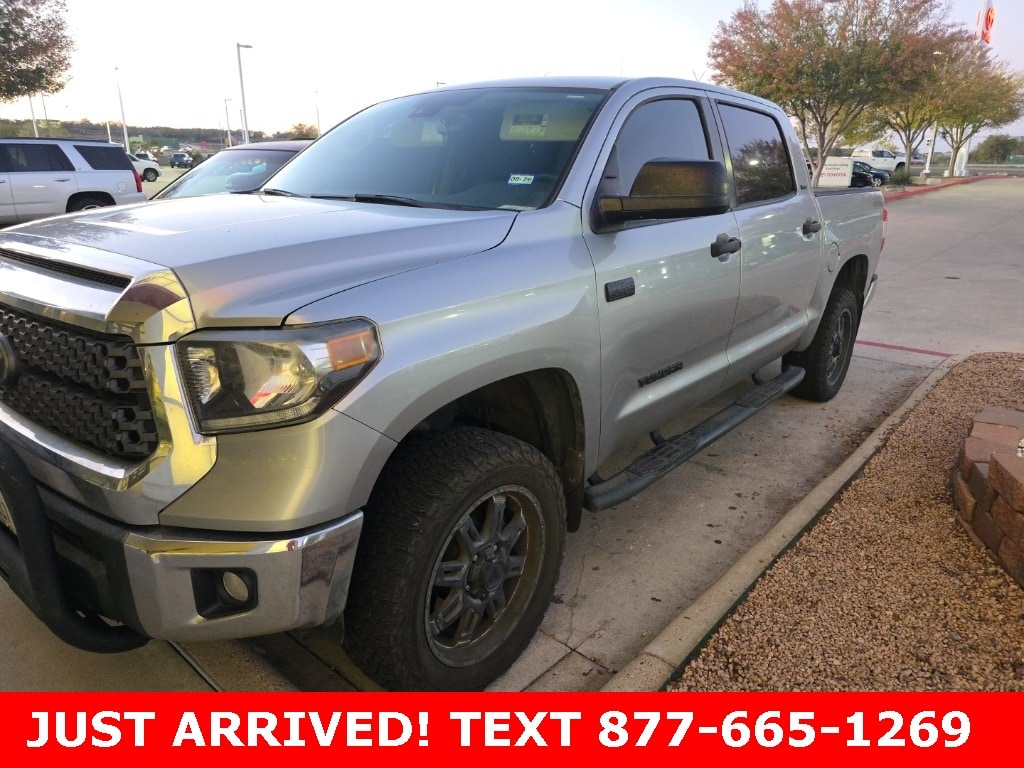 2020 Toyota Tundra SR5's photo