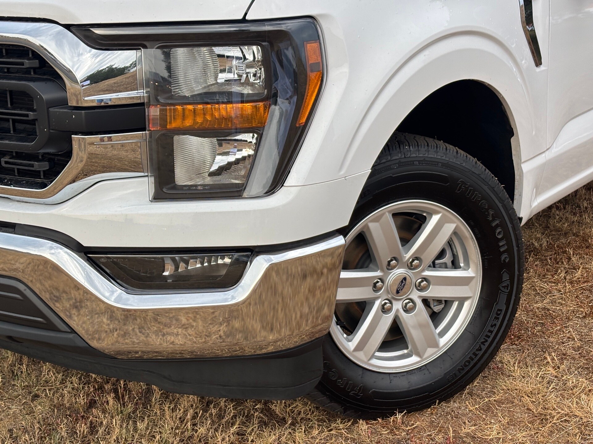 2023 Ford F-150 XLT photo 2