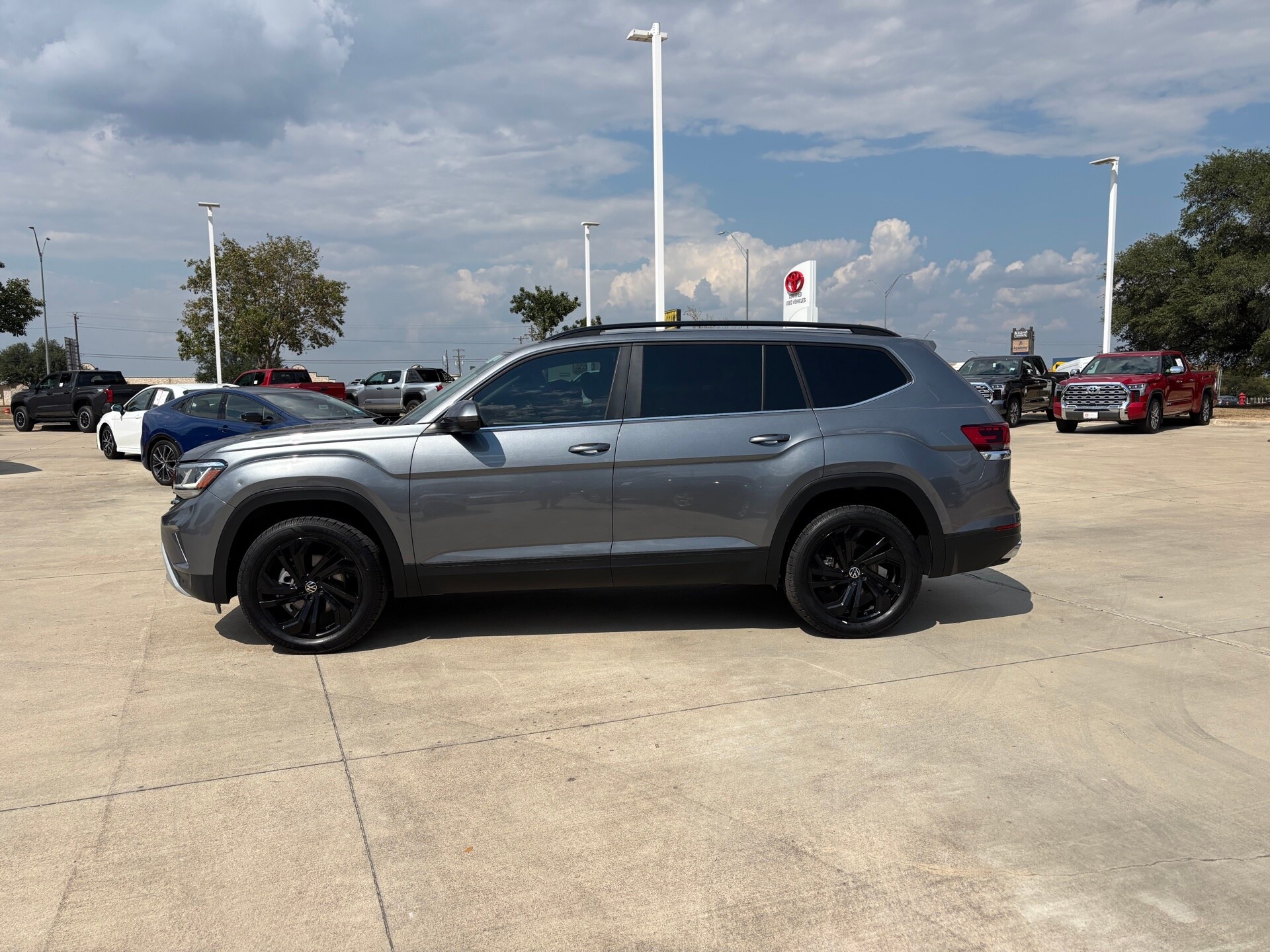 2022 Volkswagen Atlas V6 SE Technology photo 3