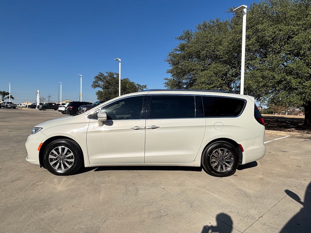 Used 2021 Chrysler Pacifica Touring L Minivan/Van