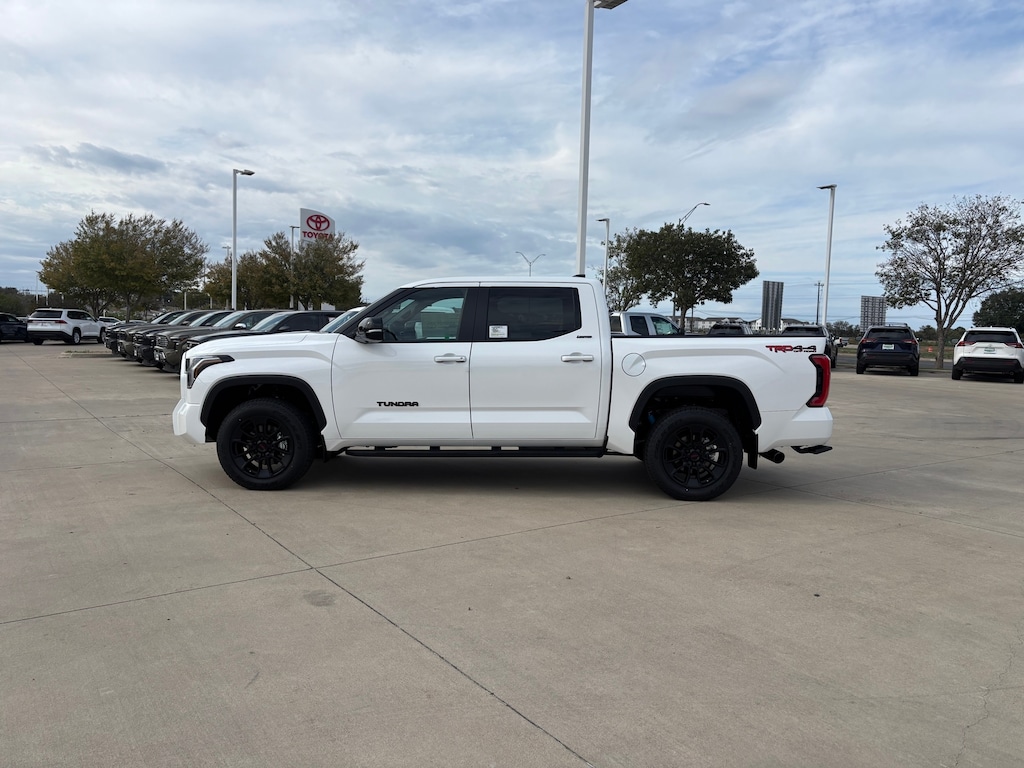 New 2026 Toyota Tundra Limited LIMITED CREWMAX 5.5