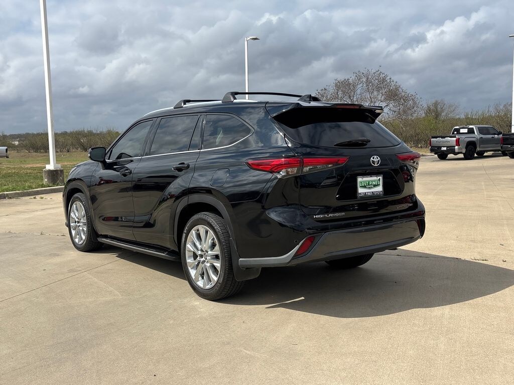 Used 2021 Toyota Highlander Limited SUV