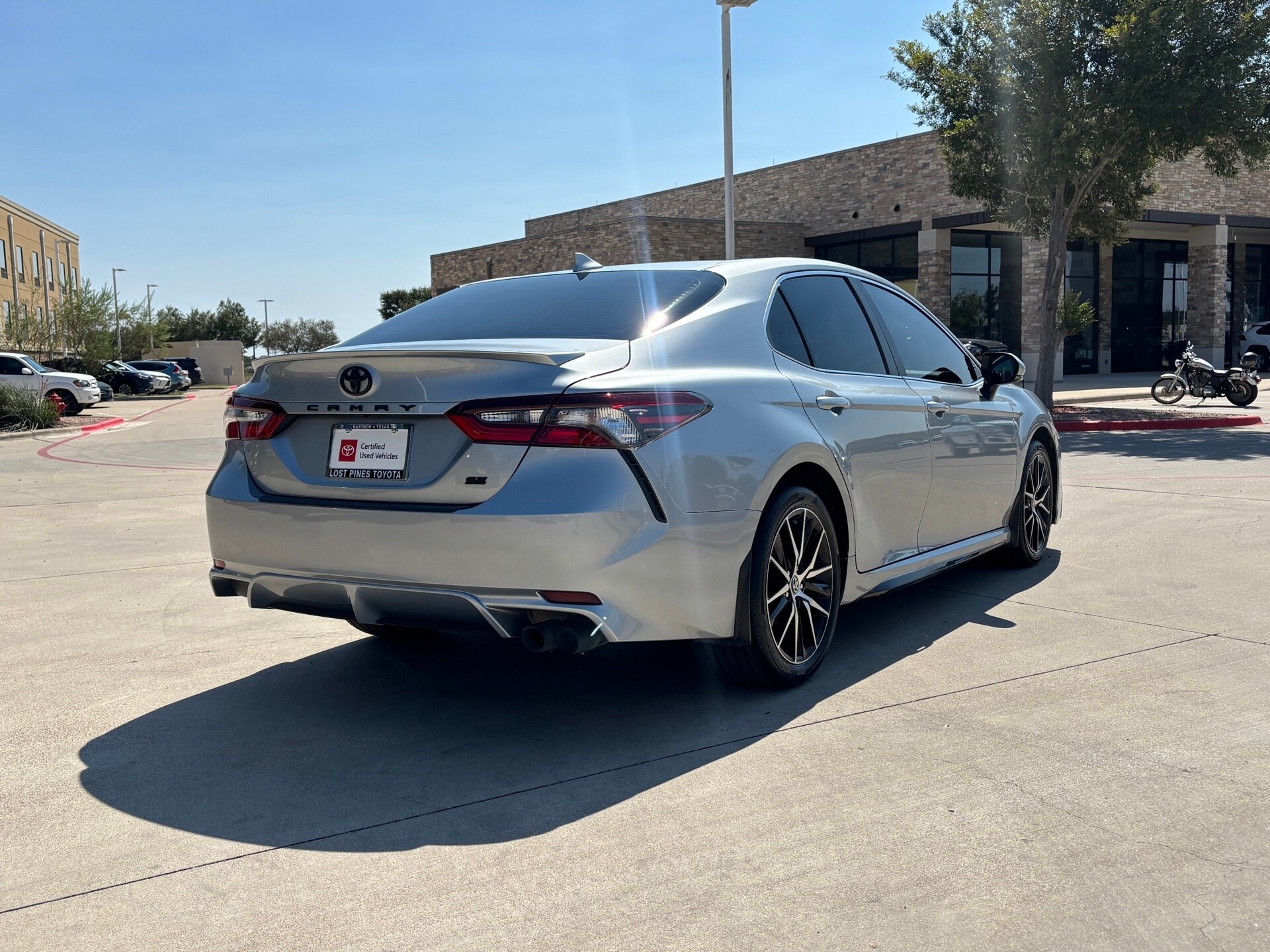 2023 Toyota Camry SE photo 4