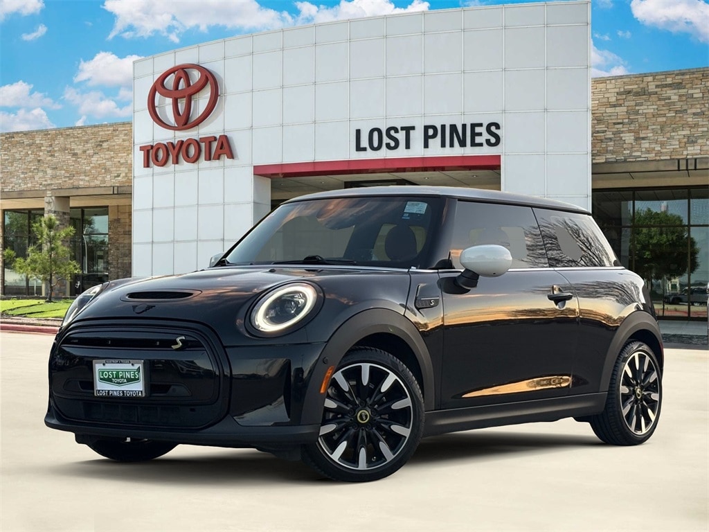 2023 MINI Hardtop 2 Door SE's photo
