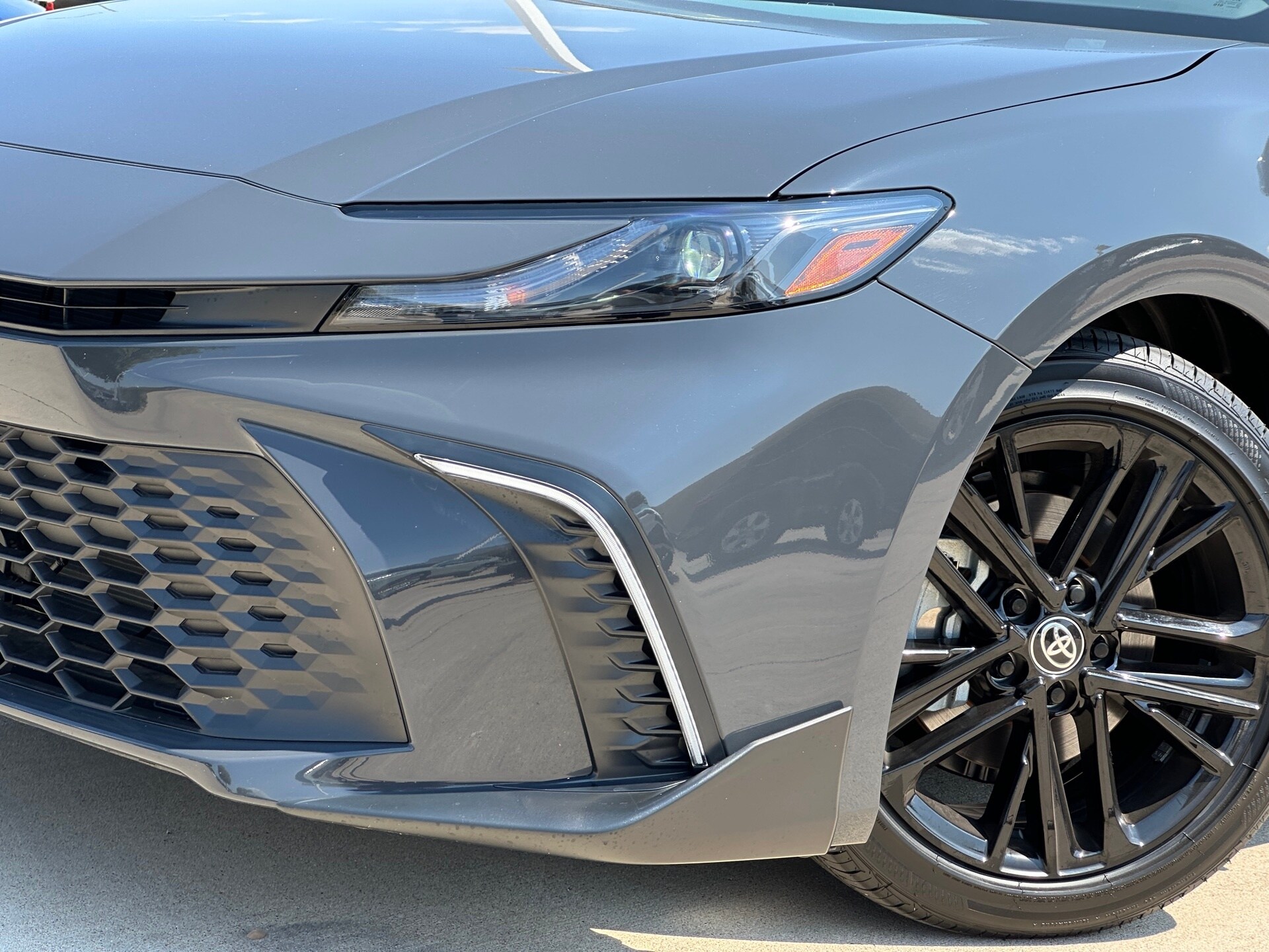 2025 Toyota Camry SE photo 2